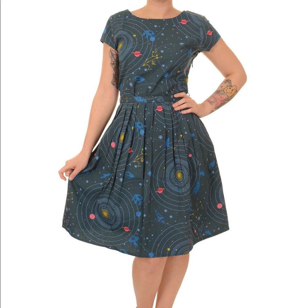 Run and fly vintage style space dress